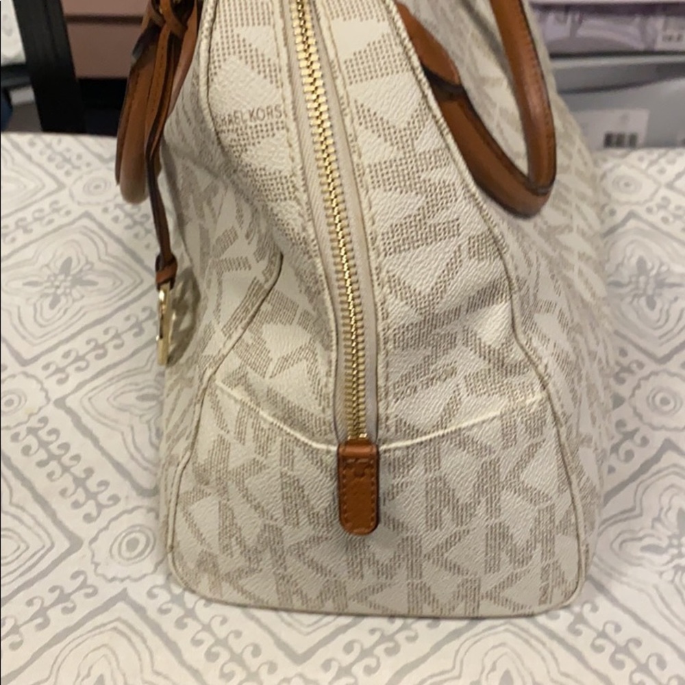 Handbag - Picture 4 of 6